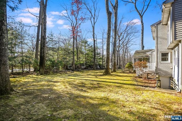 595 Colonial Road, River Vale, NJ 07675