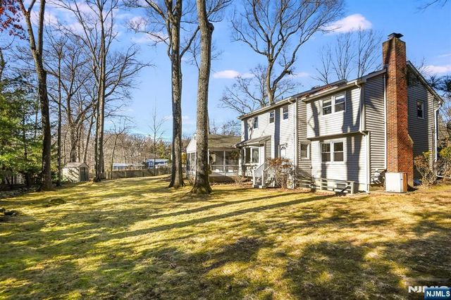 595 Colonial Road, River Vale, NJ 07675