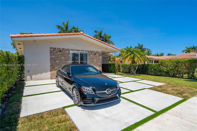 1045 Hollywood Blvd, Hollywood, FL 33019