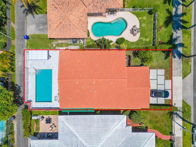 1045 Hollywood Blvd, Hollywood, FL 33019