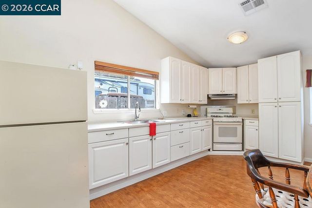 140 Raye Ave, Oakley, CA 94561
