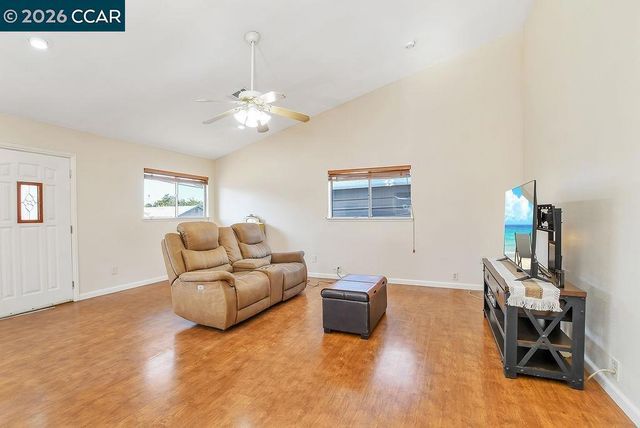 140 Raye Ave, Oakley, CA 94561