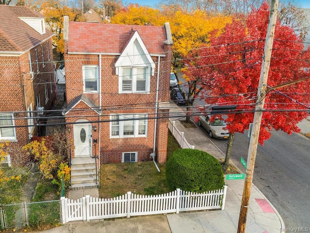 1352 Hollywood Avenue, Bronx, NY 10461