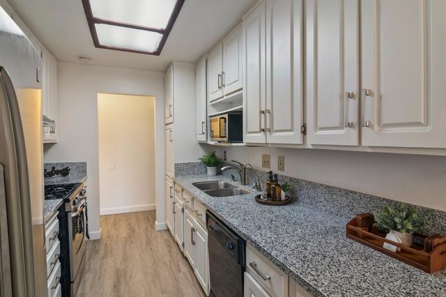 844 Emory Ct, Merced, CA 95341