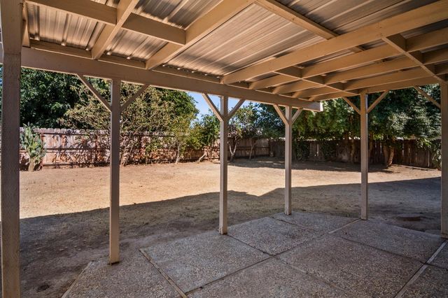 844 Emory Ct, Merced, CA 95341