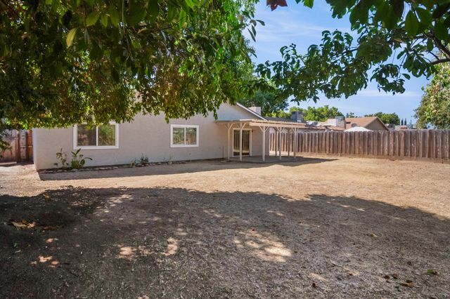 844 Emory Ct, Merced, CA 95341