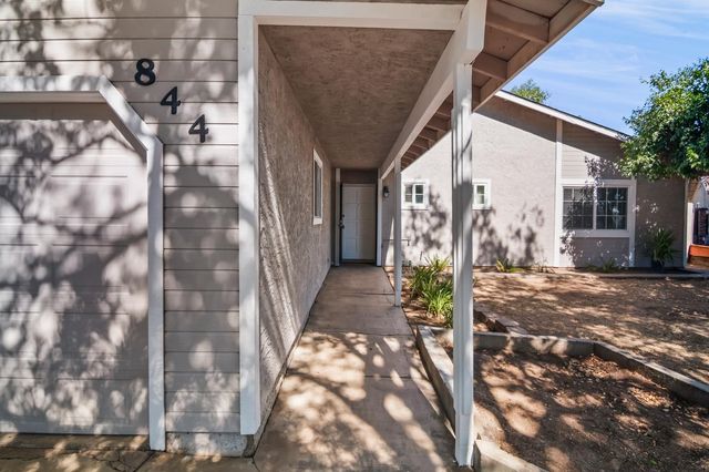 844 Emory Ct, Merced, CA 95341
