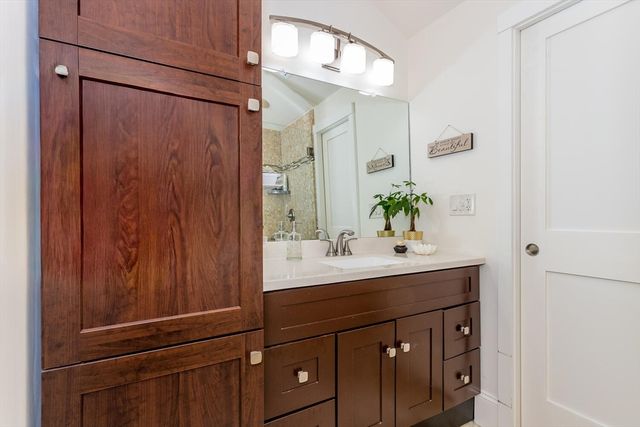 32 Billings St 32R, Sharon, MA 02067