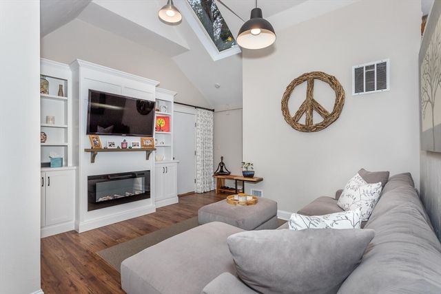 32 Billings St 32R, Sharon, MA 02067