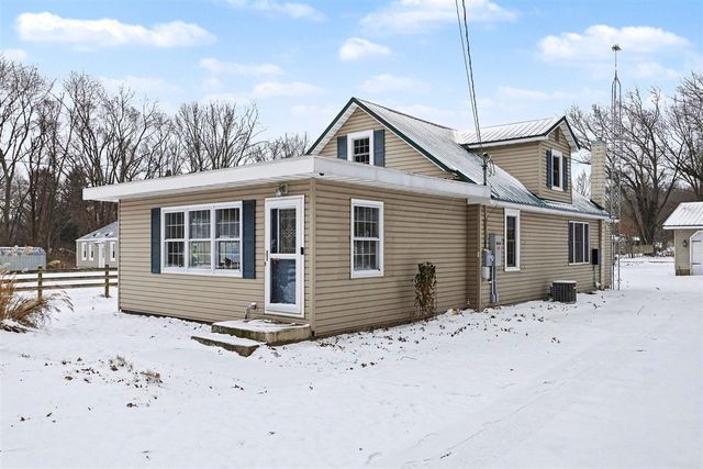 2844 W Glenlord Road, Stevensville, MI 49127