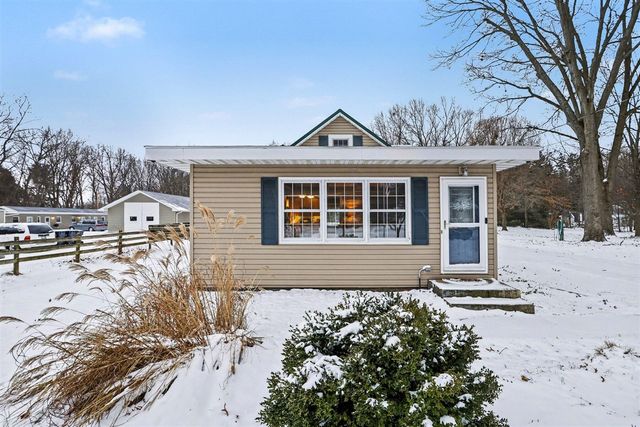 2844 W Glenlord Road, Stevensville, MI 49127