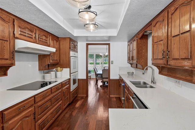 405 Charleston Court, Hurst, TX 76054
