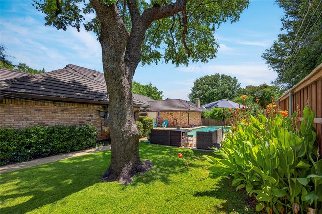 405 Charleston Court, Hurst, TX 76054