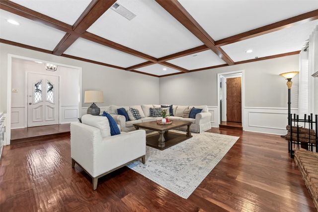 405 Charleston Court, Hurst, TX 76054