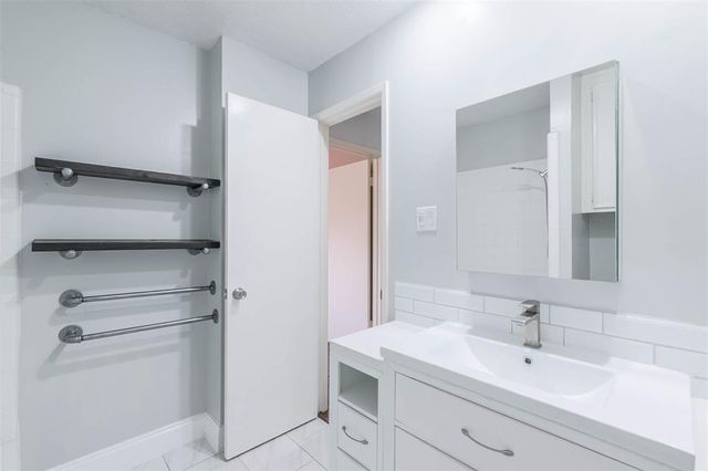 11902 Brook Meadows Lane, Meadows Place, TX 77477