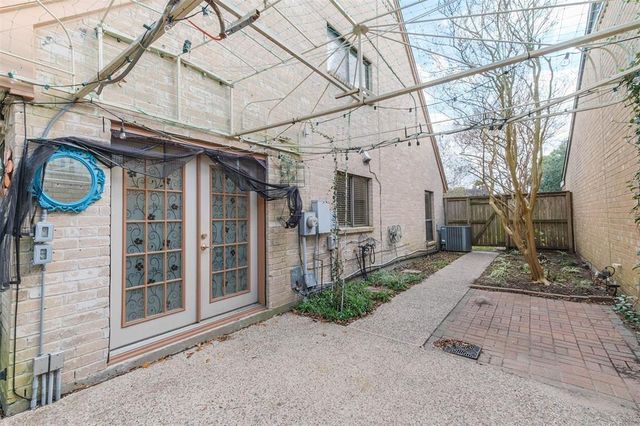 11902 Brook Meadows Lane, Meadows Place, TX 77477