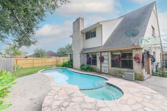 11902 Brook Meadows Lane, Meadows Place, TX 77477