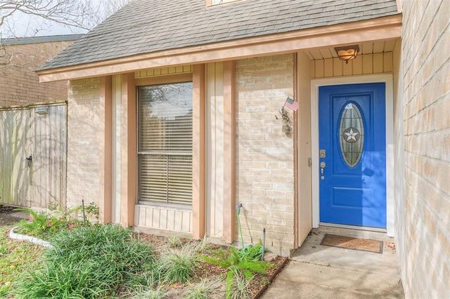 11902 Brook Meadows Lane, Meadows Place, TX 77477