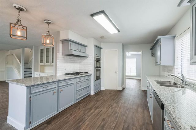 11902 Brook Meadows Lane, Meadows Place, TX 77477