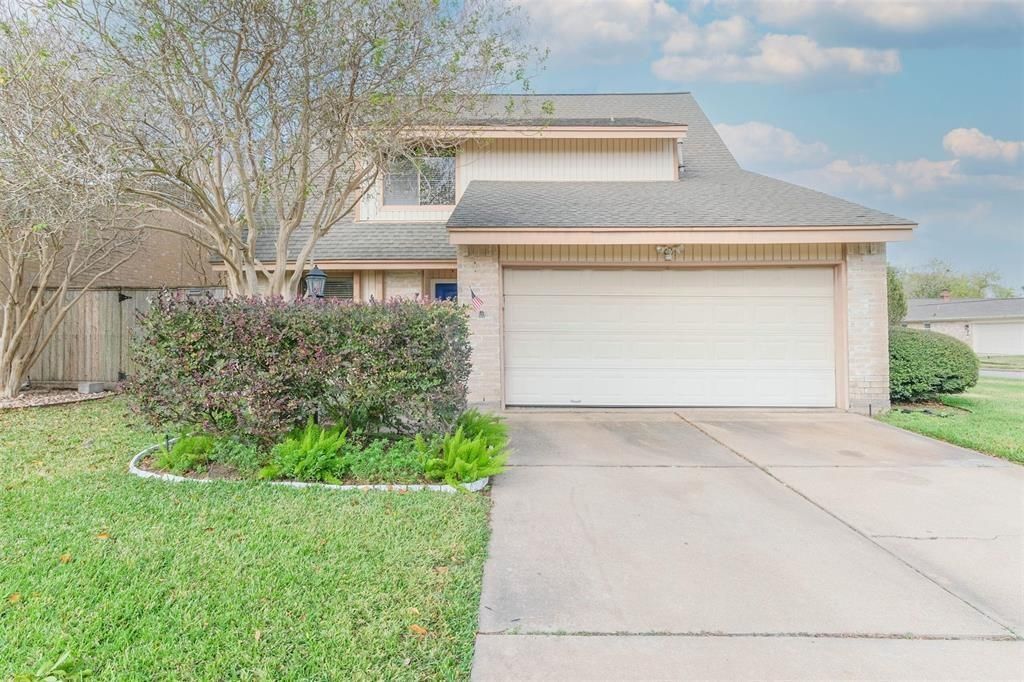 11902 Brook Meadows Lane, Meadows Place, TX 77477