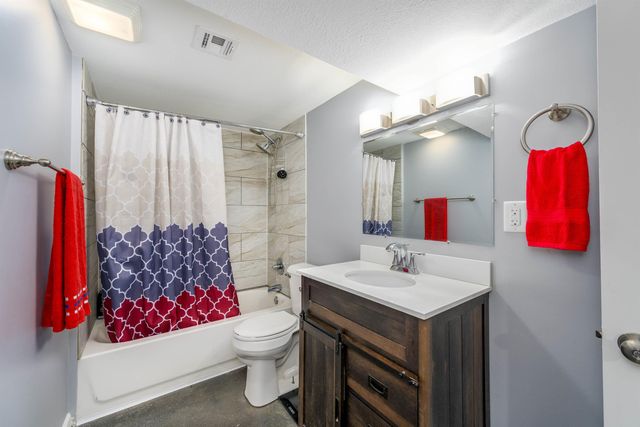 6430 N Longmont St, Park City, KS 67219