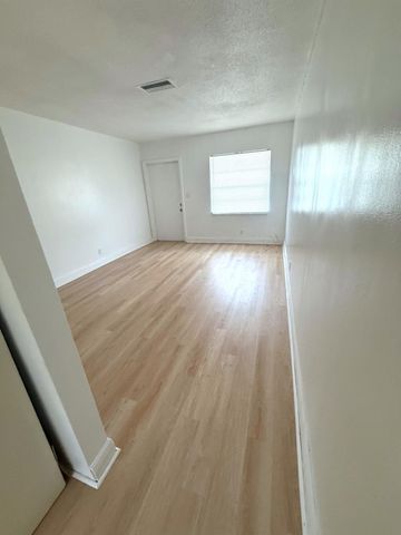 4130 NW 31st Terrace 1, Lauderdale Lakes, FL 33309