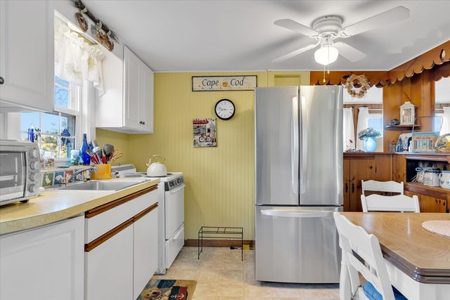 242 Edgewater Dr E, Falmouth, MA 02536