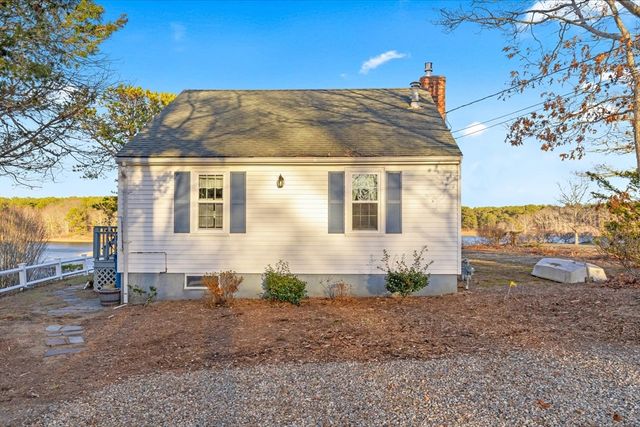 242 Edgewater Dr E, Falmouth, MA 02536