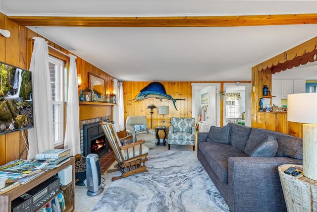 242 Edgewater Dr E, Falmouth, MA 02536