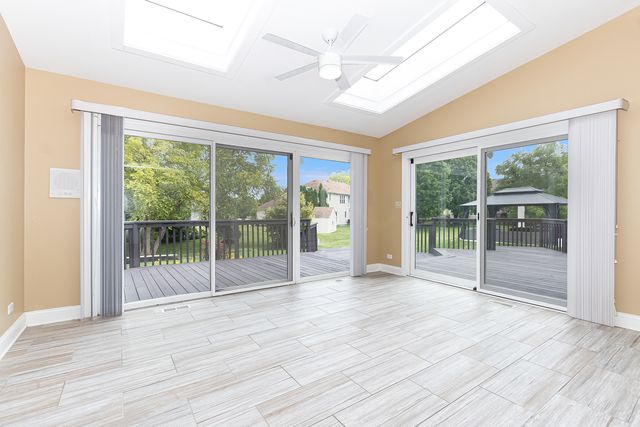 4072 Broadmoor Circle, Naperville, IL 60564