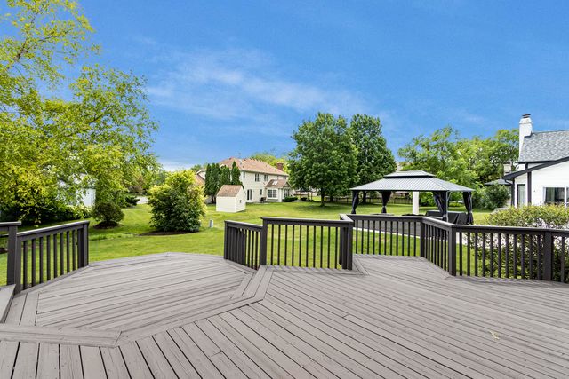 4072 Broadmoor Circle, Naperville, IL 60564
