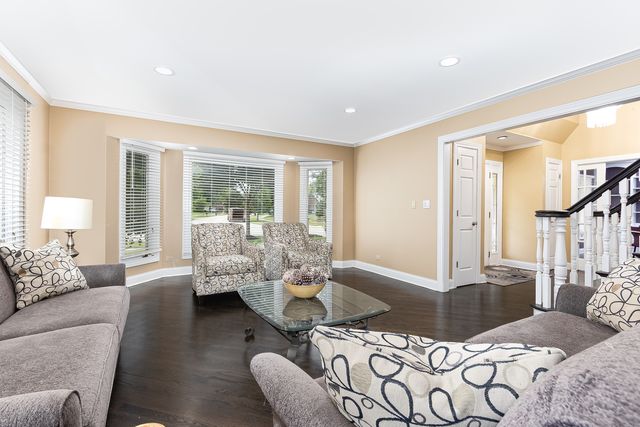4072 Broadmoor Circle, Naperville, IL 60564