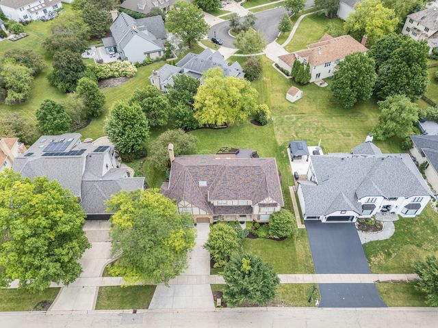 4072 Broadmoor Circle, Naperville, IL 60564