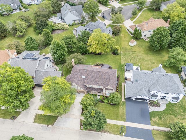 4072 Broadmoor Circle, Naperville, IL 60564