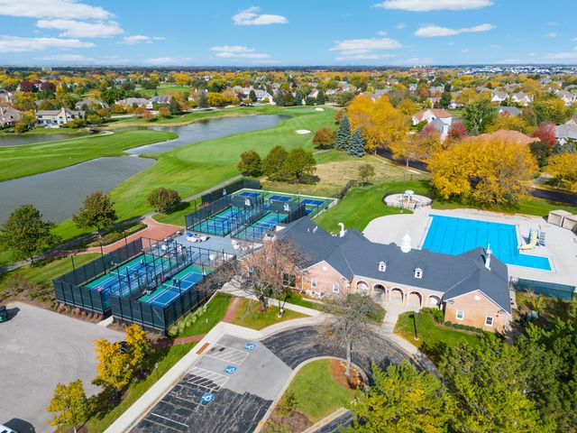 4072 Broadmoor Circle, Naperville, IL 60564