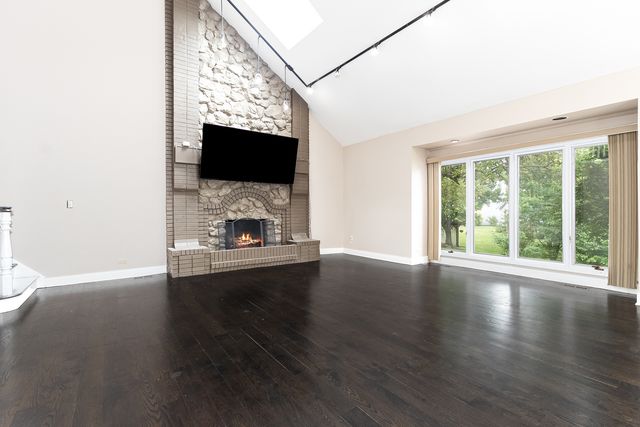 4072 Broadmoor Circle, Naperville, IL 60564