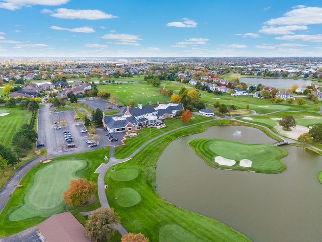 4072 Broadmoor Circle, Naperville, IL 60564