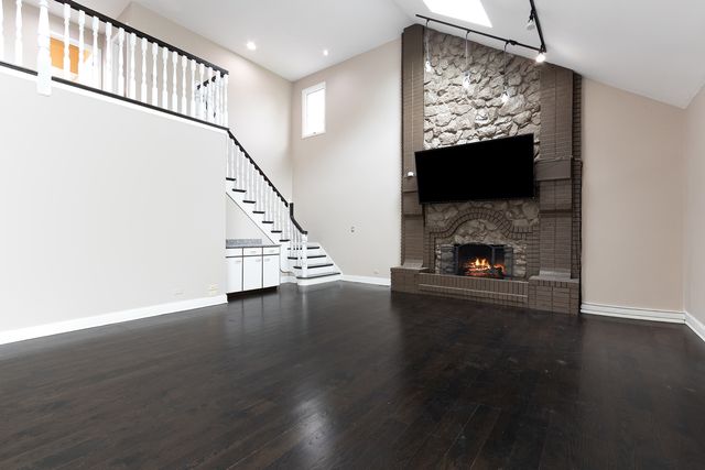 4072 Broadmoor Circle, Naperville, IL 60564