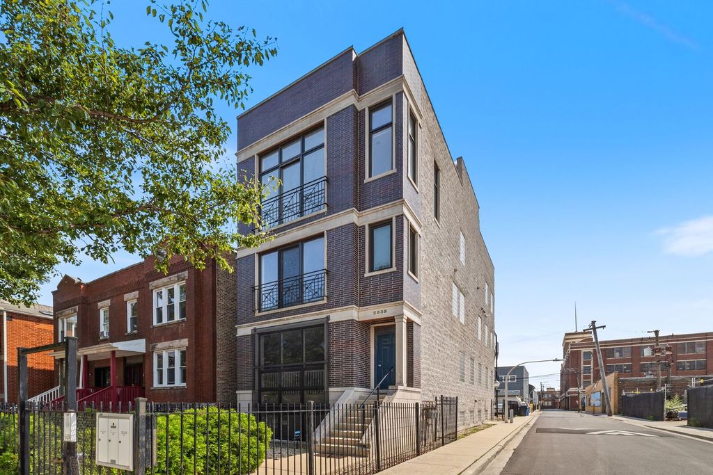 2535 W Flournoy Street 3, Chicago, IL 60612