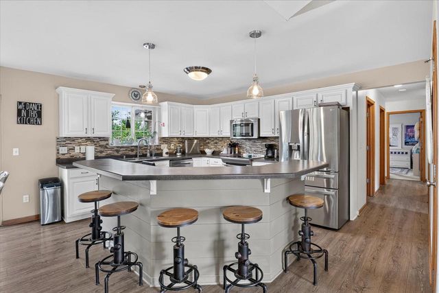 906 Patricia Court, Elkhorn, WI 53121