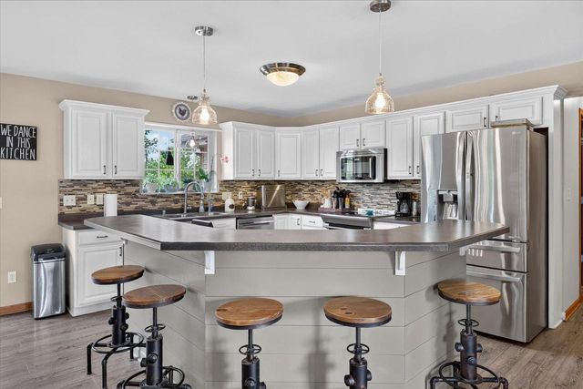 906 Patricia Court, Elkhorn, WI 53121
