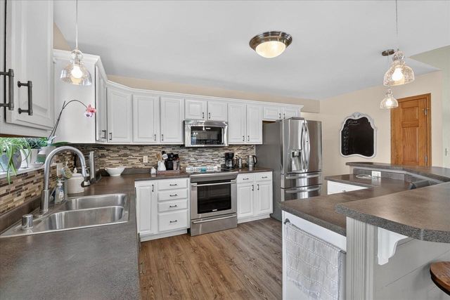 906 Patricia Court, Elkhorn, WI 53121