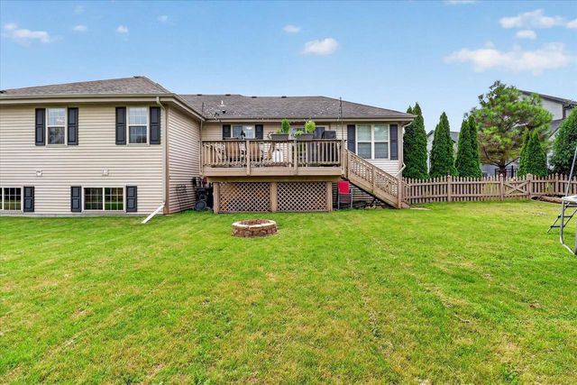 906 Patricia Court, Elkhorn, WI 53121