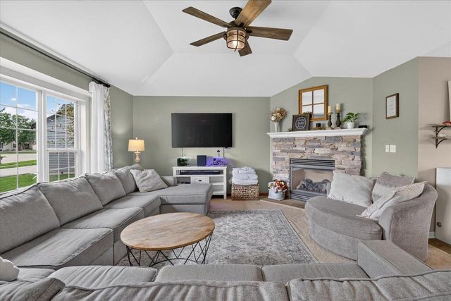 906 Patricia Court, Elkhorn, WI 53121