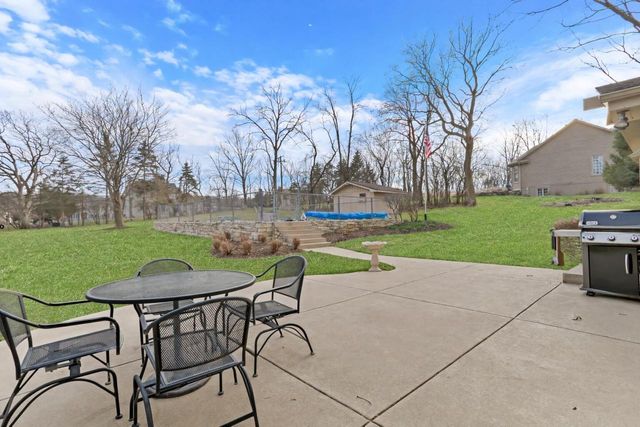 N17W27387 Lakefield DRIVE, Pewaukee, WI 53072