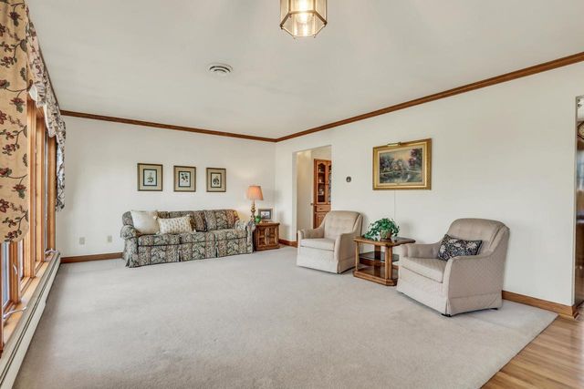 N17W27387 Lakefield DRIVE, Pewaukee, WI 53072