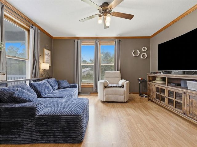 1300 Kearney Road, Excelsior Springs, MO 64024
