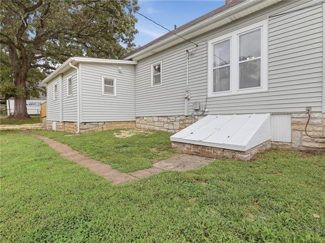1300 Kearney Road, Excelsior Springs, MO 64024