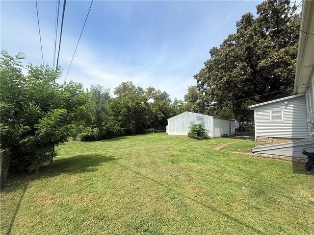 1300 Kearney Road, Excelsior Springs, MO 64024