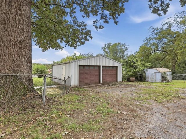1300 Kearney Road, Excelsior Springs, MO 64024